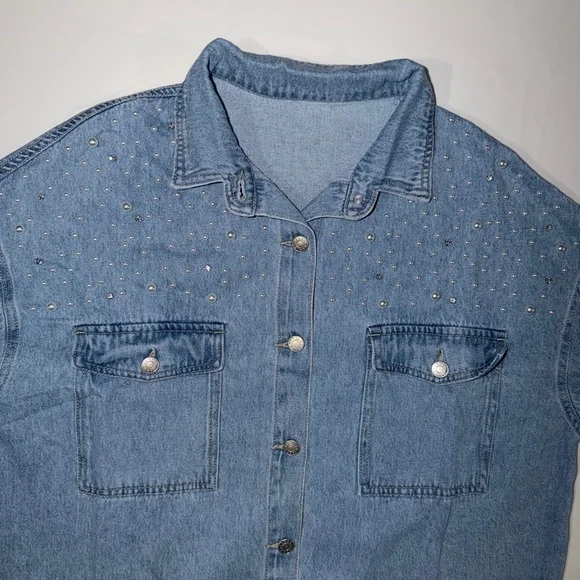 NWOT Pearl Rhinestone Denim Shirt Jacket XL Light Wash Raw Hem Western Shacket - Picture 9 of 10